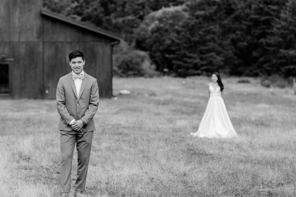 Say yes to a first look, first look, why should i have a first look, do i need a first look, first look on a wedding day, first look elopement, oregon elopement photographer, oregon elopement photography, oregon wedding photographer, oregon wedding photography, brogan marie photography