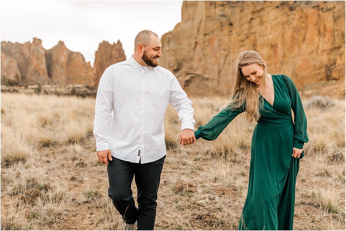 engagement session at smith rock, smith rock engagement photos, smith rock state park, oregon state park engagement session, engagement photos, brogan marie photography, oregon wedding photographer, oregon elopement photographer